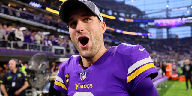 Kirk Cousins ​​of the Minnesota Vikings celebrates after defeating the Indianapolis Colts at US Bank Stadium on December 17, 2022 in Minneapolis.