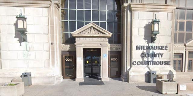 A Google Earth image shows an exterior entrance into the Milwaukee County Courthouse in Wisconsin.
