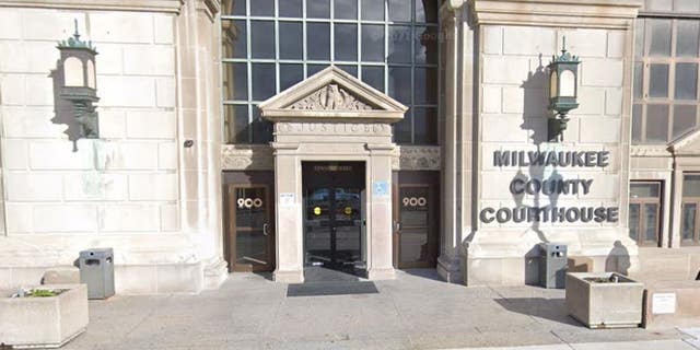 A Google Earth image shows an exterior entrance into the Milwaukee County Courthouse in Wisconsin.