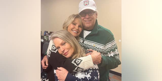 "National Lampoon's Vacation" stars Chevy Chase, Christie Brinkley and Beverly D'Angelo cozy up backstage at Steel City Con.