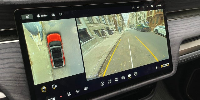 The R1S has a 360-degree bird's-eye view.