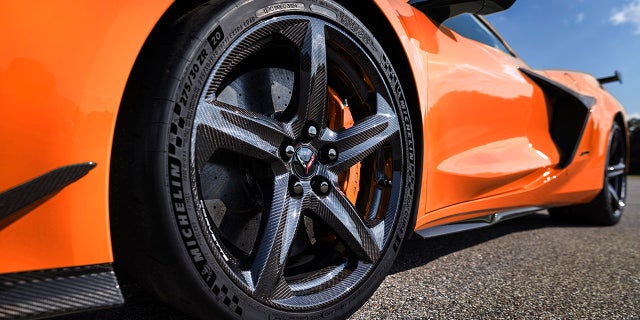 High-performance summer tires should not be used in winter.