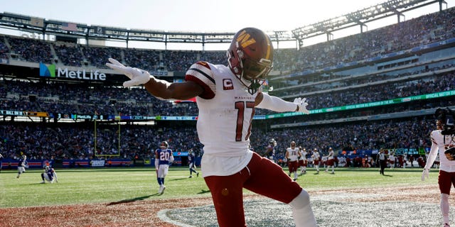Terry McLaurin of the Washington Commanders celebrates a first-quarter touchdown against the New York Giants at Metlife Stadium in December. February 4, 2022 in East Rutherford, New Jersey.