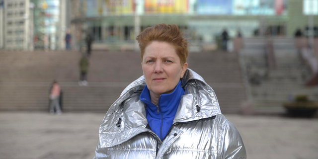 Der norwegischen Regisseurin und Schauspielerin Toni Gevjohn drohen bis zu drei Jahre Gefängnis, weil sie die Vorstellung widerlegt hat, dass ein Mann auf Facebook lesbisch sein kann.