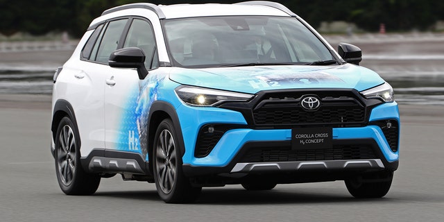 El Corolla Cross de Toyota, impulsado por hidrógeno, consume gasolina.