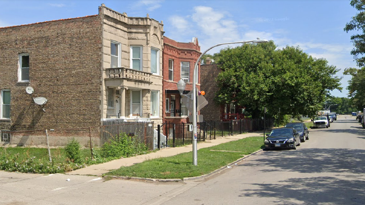 Concealed carry holder shoots 2 would-be robbers in Chicago: police Concealed carry holder shoots 2 would-be robbers in Chicago: police