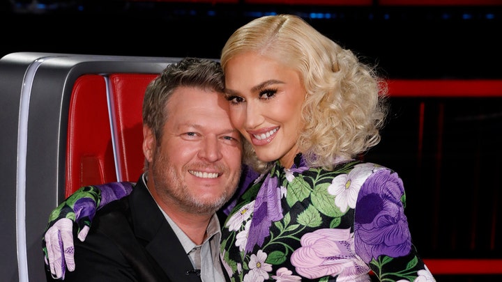 Blake Shelton invites 6-year-old awaiting heart transplant on stage during concert