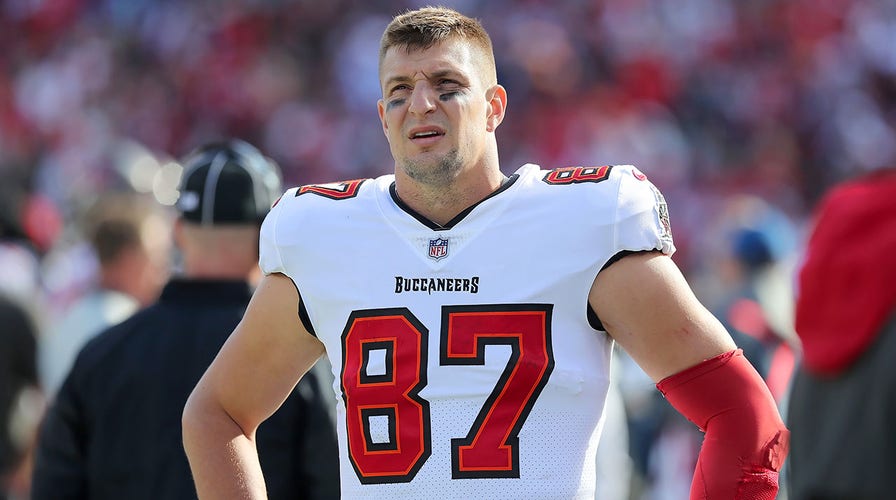 Rob Gronkowski, Bucs discussed possible return to football: report