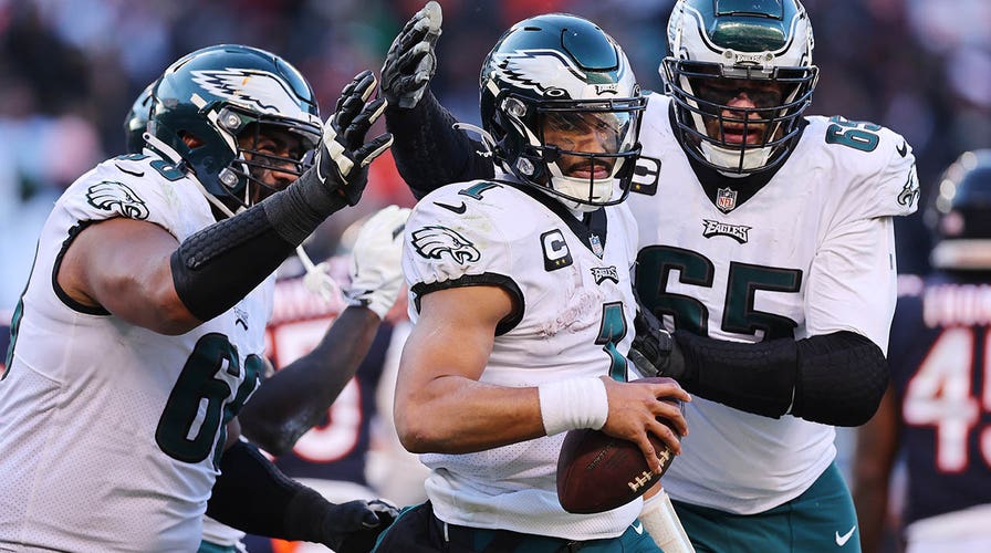 Jalen Hurts runs for three touchdowns as Eagles avoid upset in Chicago