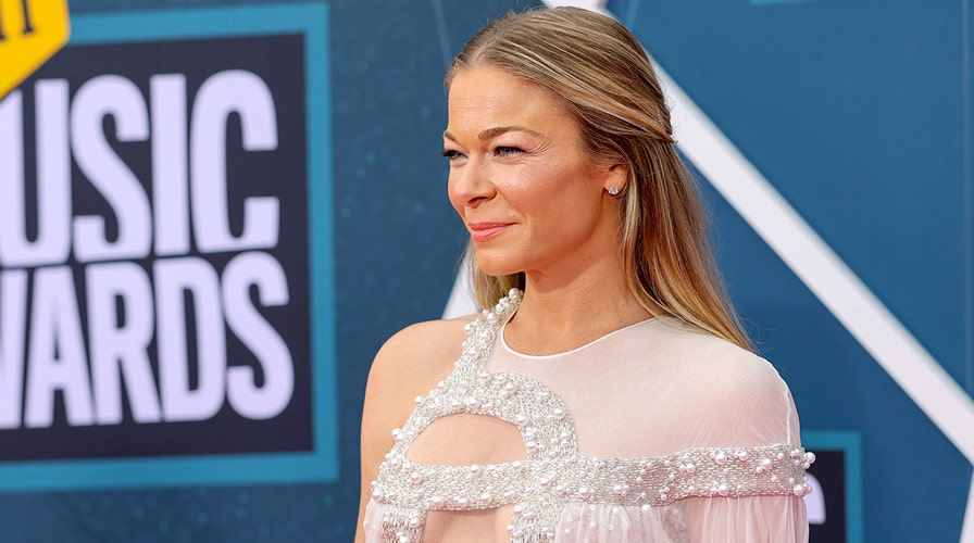 LeAnn Rimes' new religious tattoo stirs controversy among fans