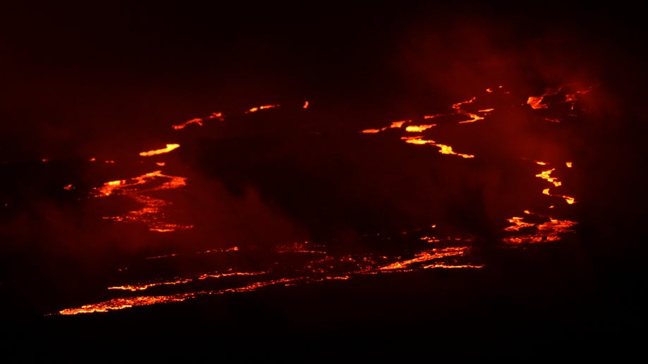 Lava flowing from Mauna Loa