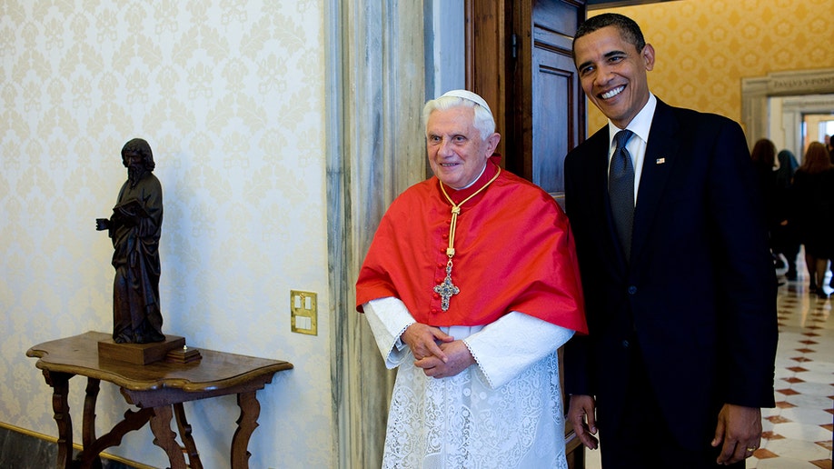 Pope Benedict meets with former President Obama