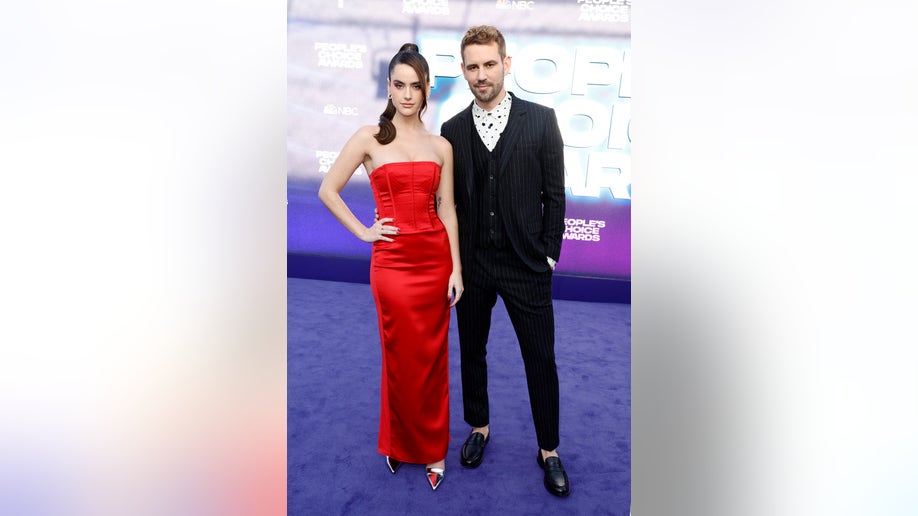 Bachelor star Nick Viall poses with girlfriend Natalie Joy