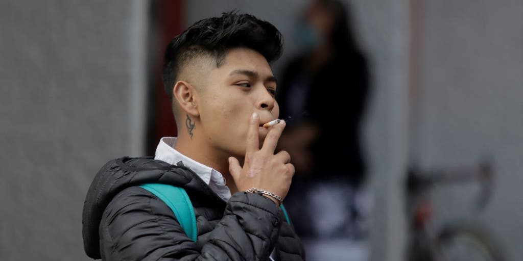 Mexico law bans smoking on beaches, all public places with fines up to $550
