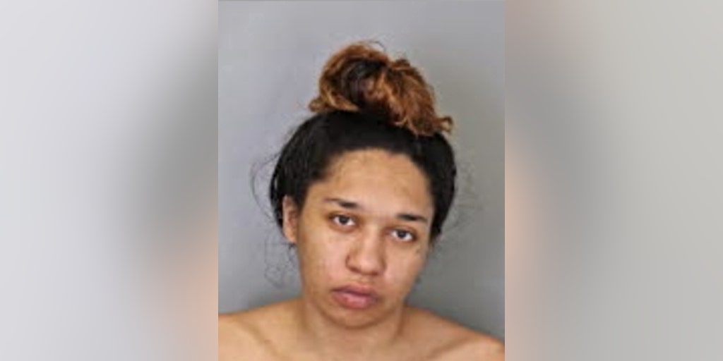 Memphis woman robs 2 men met on dating website at gunpoint with accomplice: police