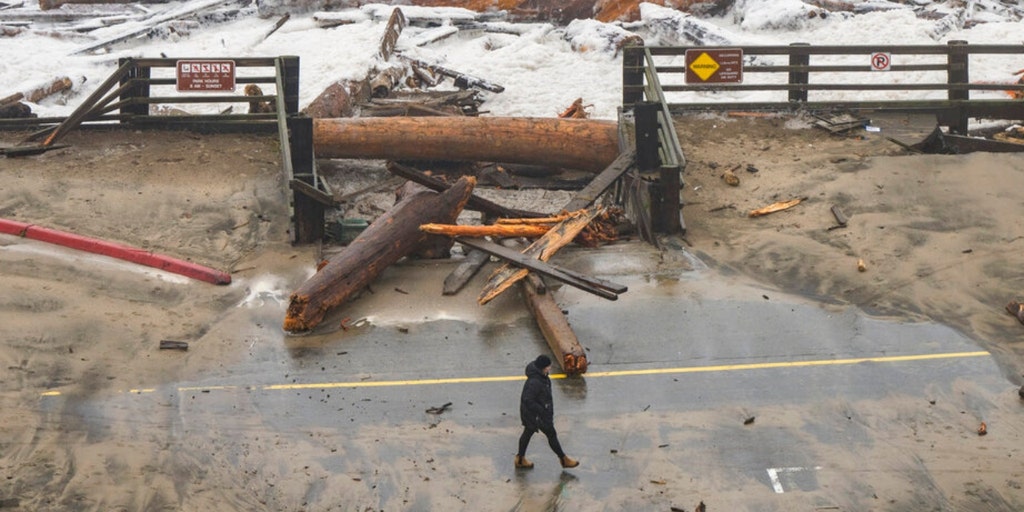 Over 70K California homes, businesses still without power after 'bomb cylone' - Vimarsana News