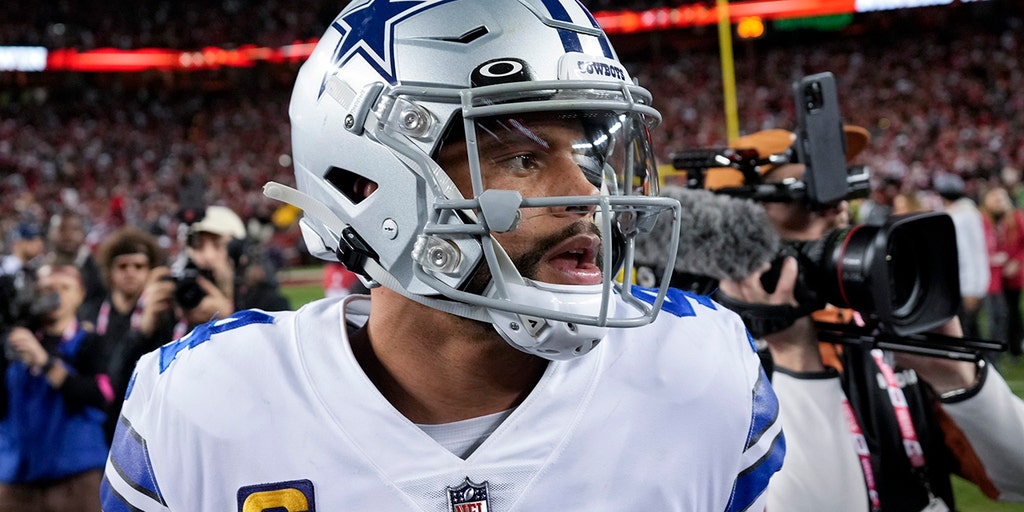 Cowboys QB Dak Prescott on costly first INT of the season: 'I've got to live  with that'