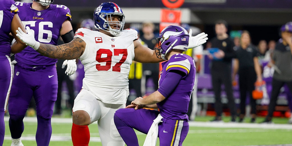 Vikings to get center Bradbury back for playoffs vs. Giants