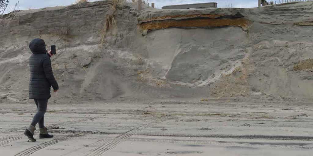 New Jersey beach town sues state for $21 million over dune issue - Vimarsana News
