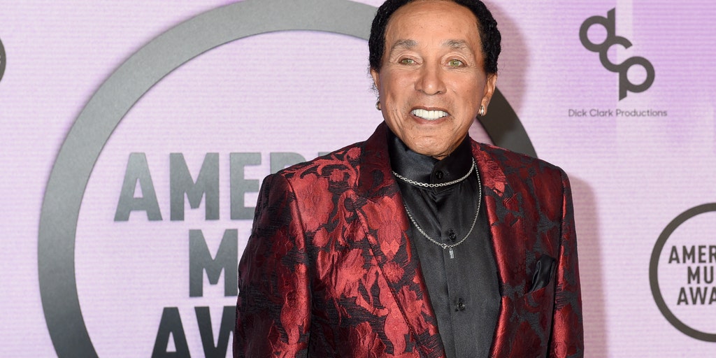 Motown legend Smokey Robinson reveals first solo album in nearly 10 years: 'I dedicate it to all of you' - Vimarsana News