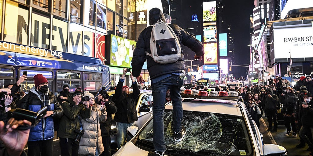 Tyre Nichols: Al Sharpton condemns violent protesters for ‘helping the police’ after Times Square arrests