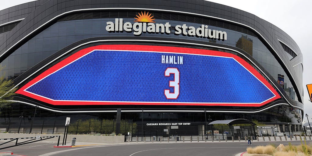 Rival player unveils awesome Damar Hamlin tribute