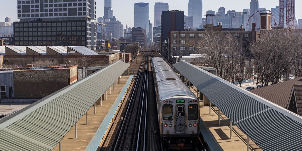Alleged Chicago CTA train robber shot by concealed carry holder