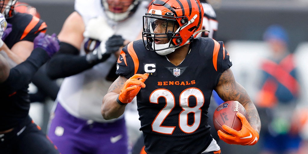 Bengals' Joe Mixon answers ex-NFL star's call for coin-flip celebration,  Chad Johnson vows to pay fine