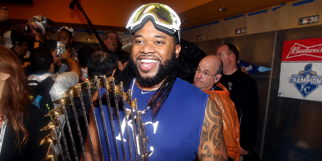 Marlins to add World Series champ Johnny Cueto to bolster young