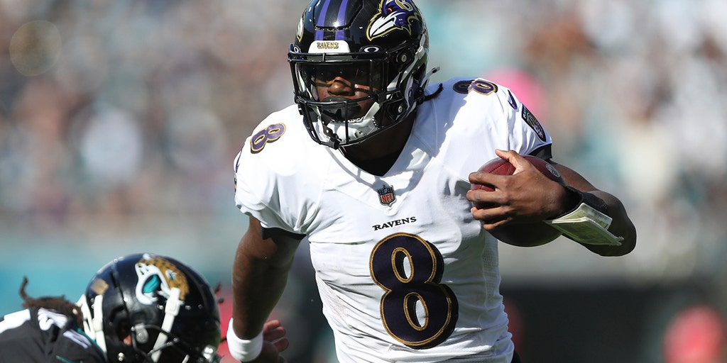 Ex-NFL star advises Ravens' Lamar Jackson to play through PCL strain: 'Put  a brace on it'