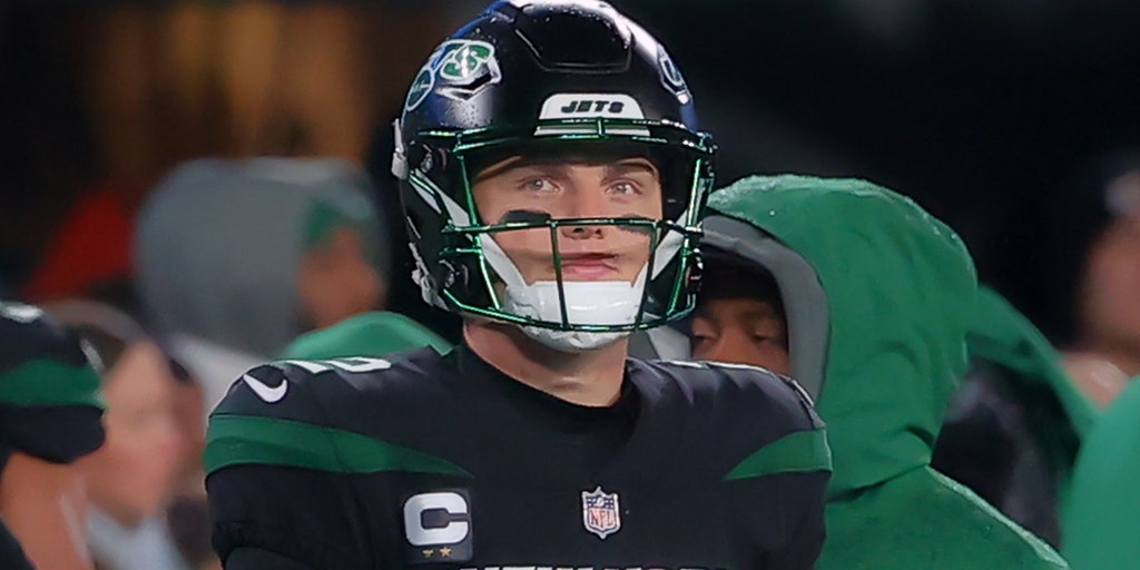 Zach Wilson benched as Jets QB after disastrous start vs. Patriots (report)  