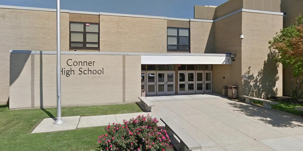Parents outraged after Kentucky student who wrote a 'kill list' allowed back on campus - Vimarsana News