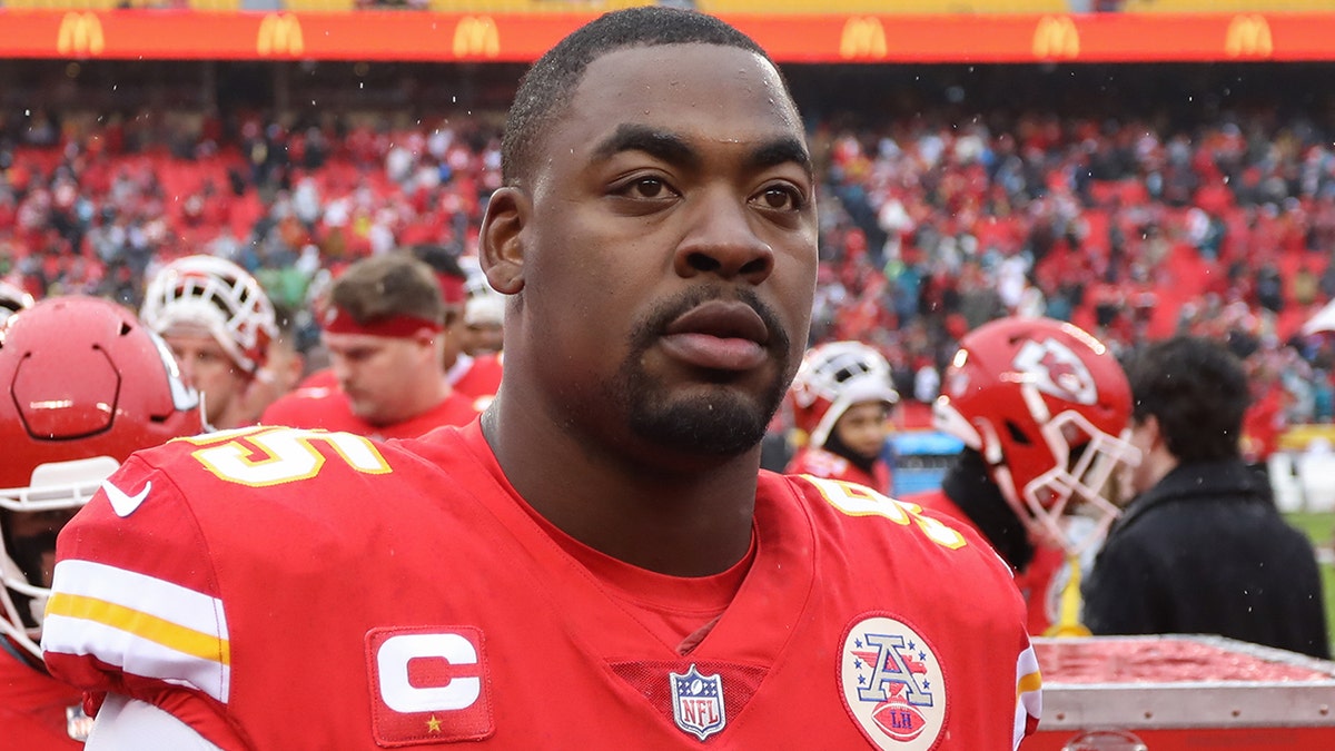 Chiefs star Chris Jones cries during national anthem before AFC  championship win