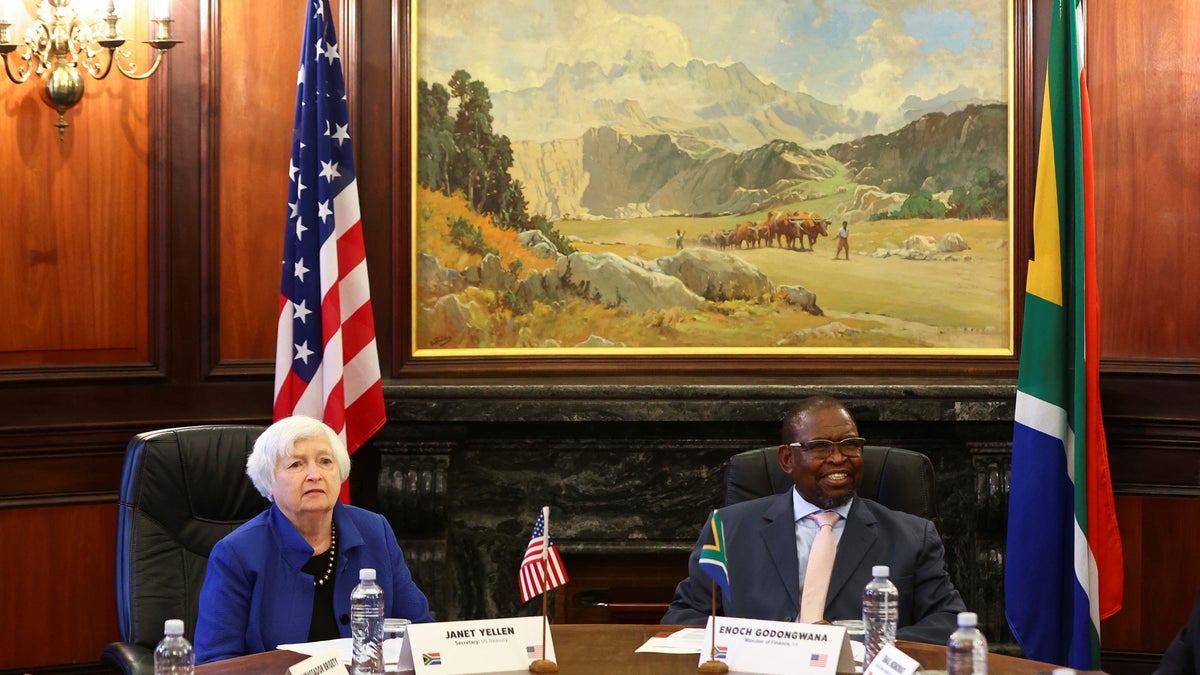Janet Yellen with South African counterpart