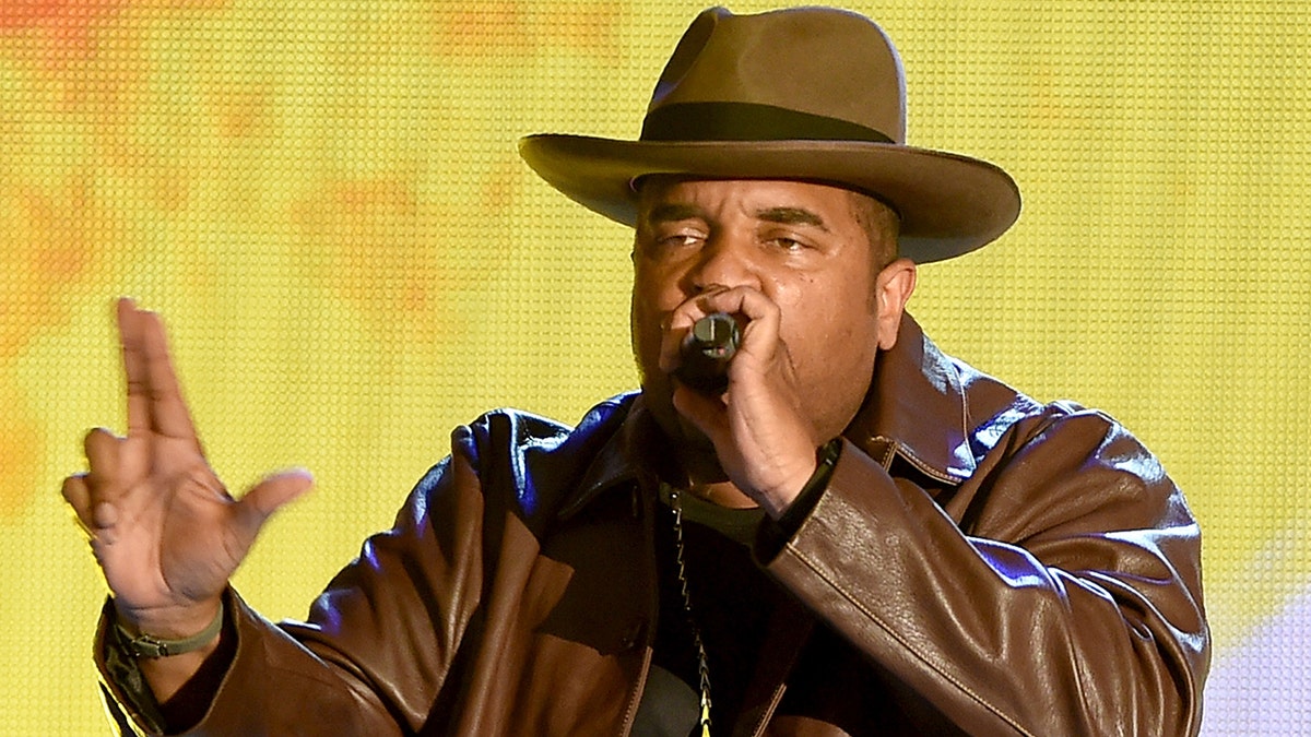 Sir Mix-A-Lot performing on VH1
