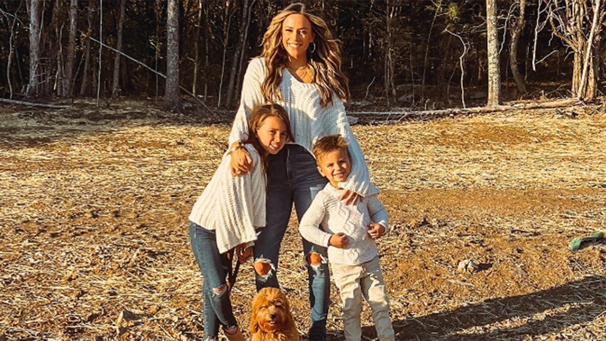 Jana Kramer with her kids