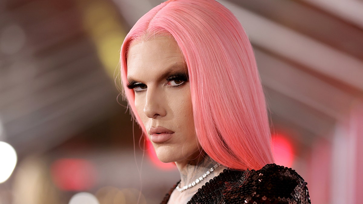 Jeffree Star gives new clue about NFL boo Plays perfect in the