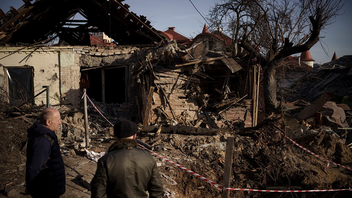 Kyiv suffers Russian bombardment 