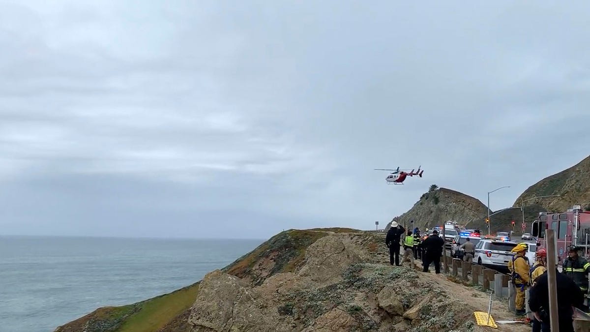 helicopter over tesla cliff rescue