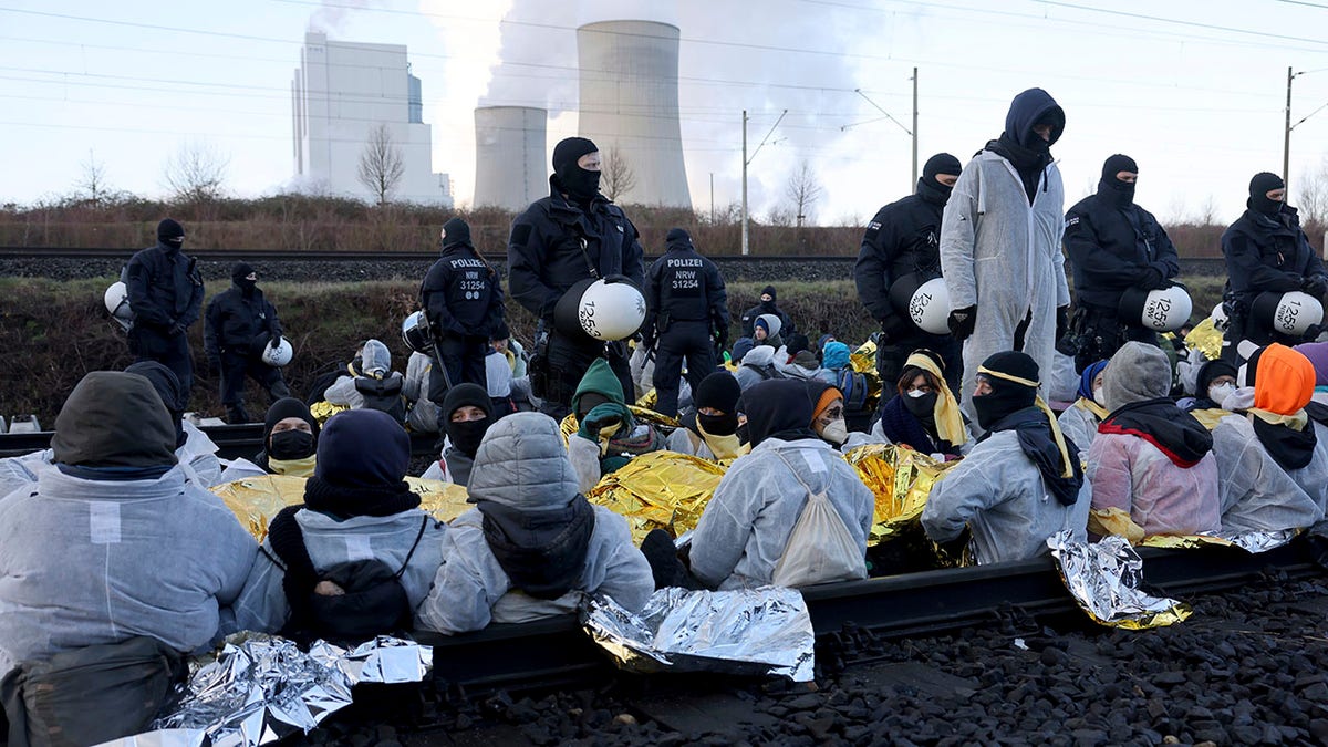 German police detain coal mine protesters