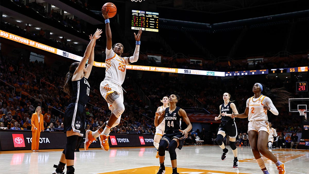 Tennessee guard Jordan Horston shoots against UConn