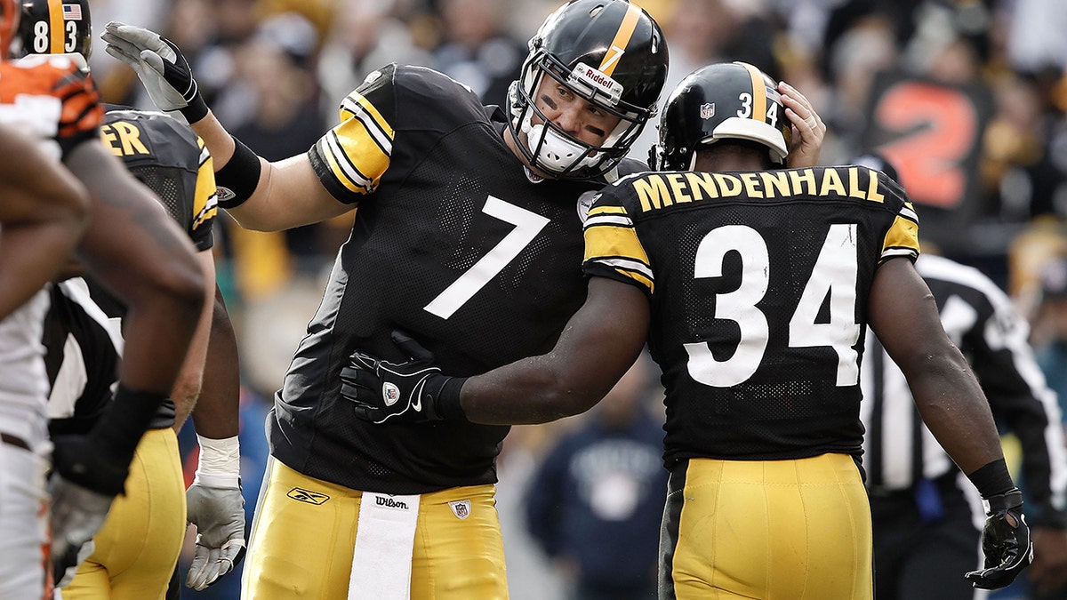 Rashard Mendenhall of the Pittsburgh Steelers runs the football