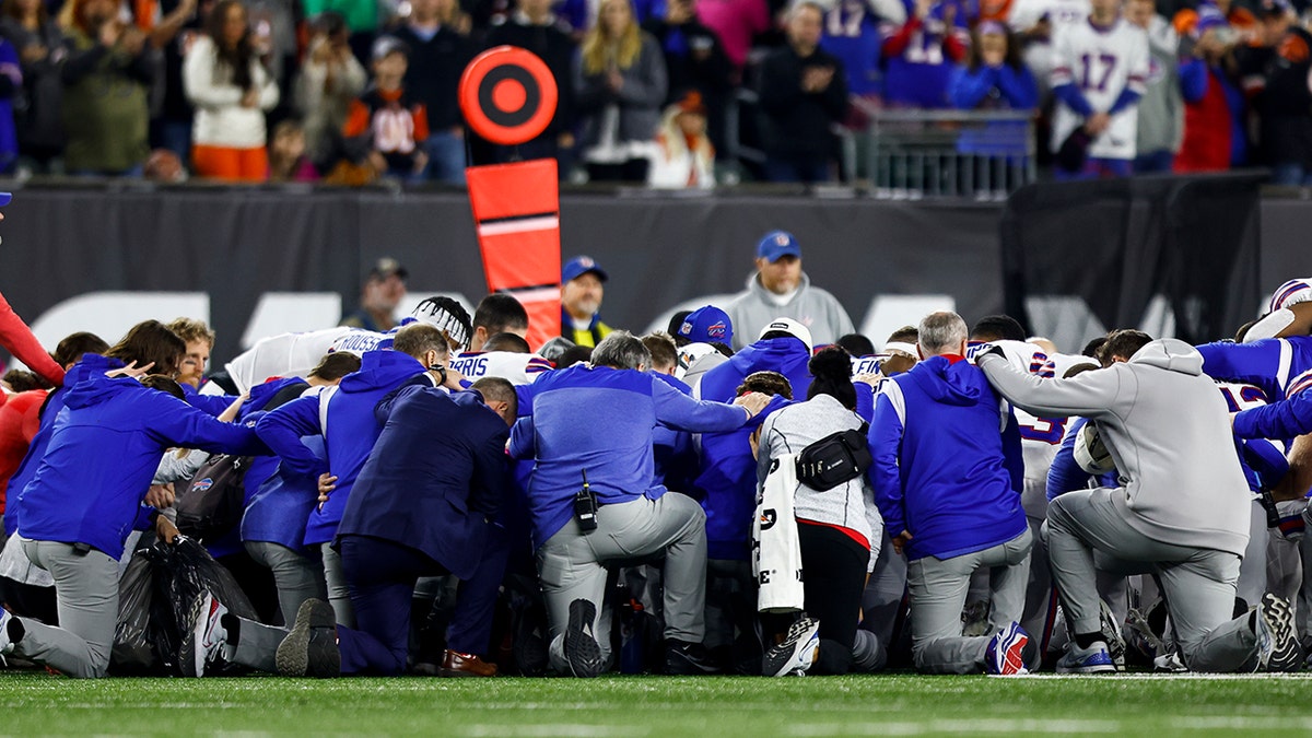 Bills players pray