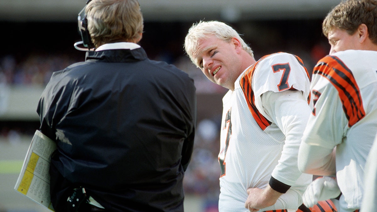 Quarterback Boomer Esiason #7 of the New York Jets during pre-game