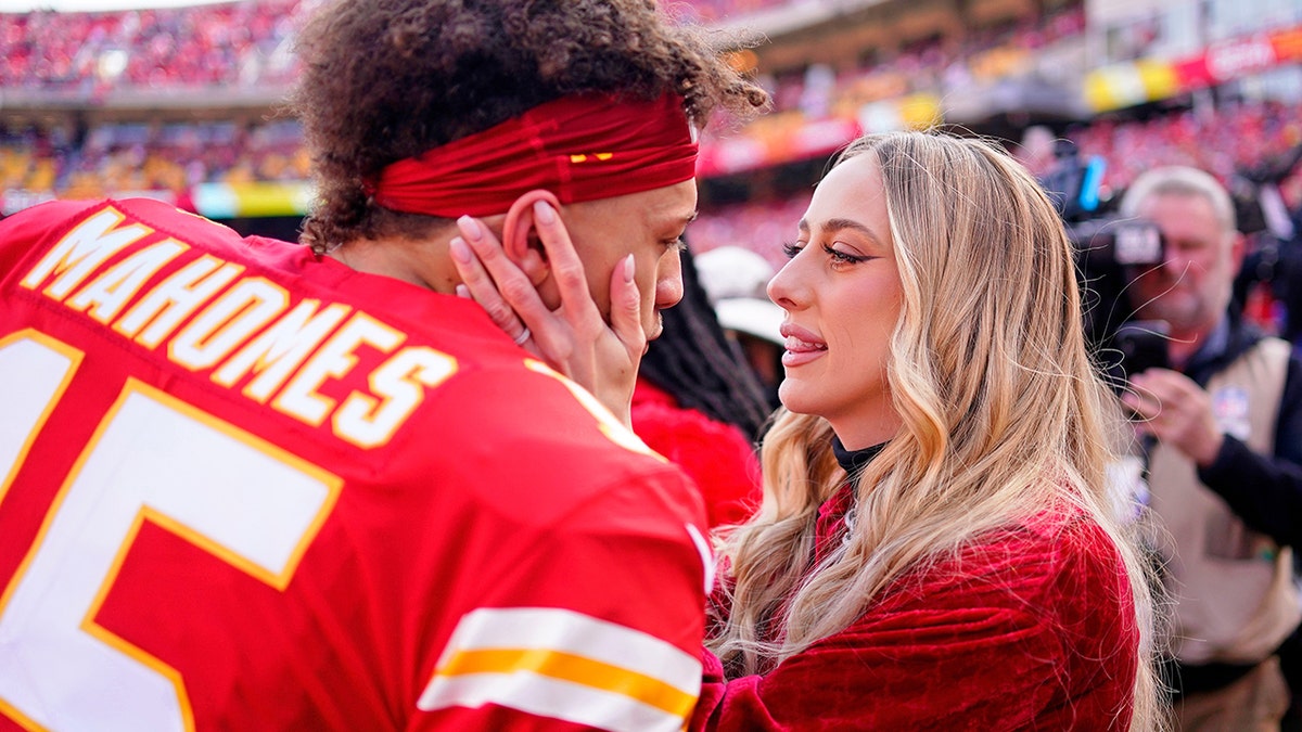 Brittany Mahomes debuts 'cute new hairstyle' on Chiefs sideline as NFL fans  gasp 'the way he looks at you