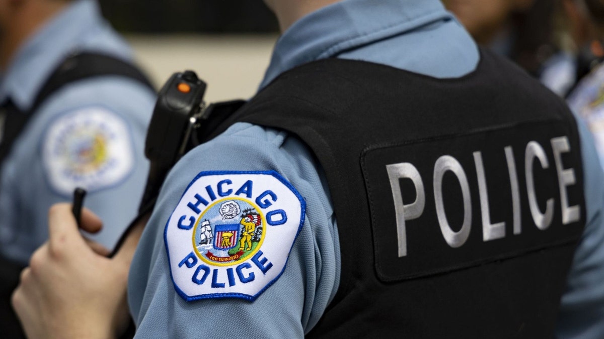 Chicago School Board Votes To Remove Uniformed Police Officers From ...