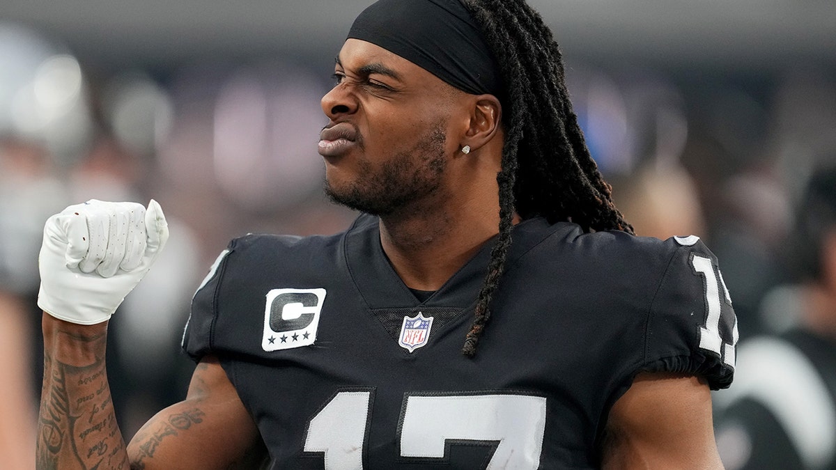 NFL LV Raiders Davante Adamsダバンテ・アダムスWR Davante Adams breaks Raiders franchise record previously held by