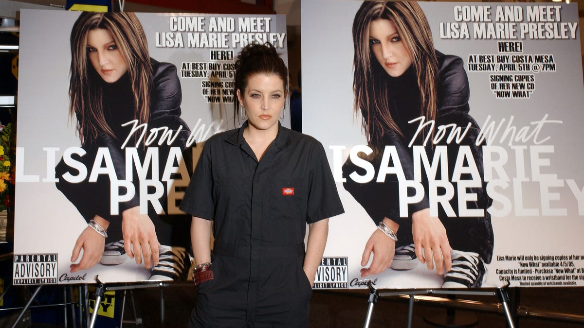 Lisa Marie Presley album signing