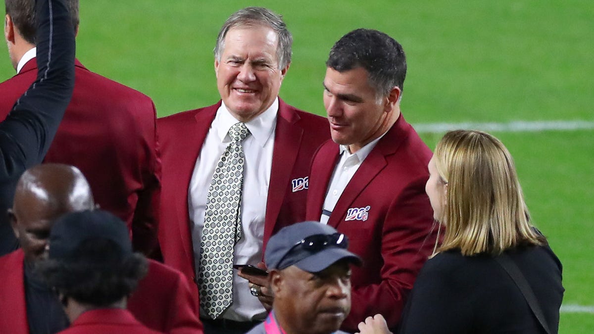 Adam Vinatieri and Bill Belichick prior to the Super Bowl