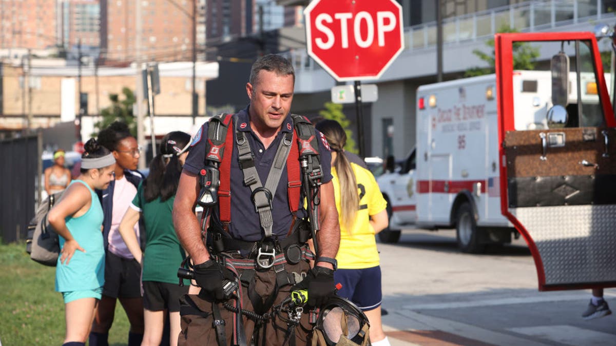 taylor kinney in chicago fire